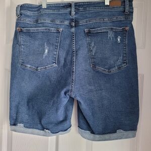 JUDY BLUE SHORTS DISTRESSED,SZ 3XL,READ POST.